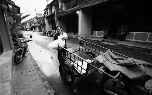 Peaceful Hoi An City in early morning - ảnh 10